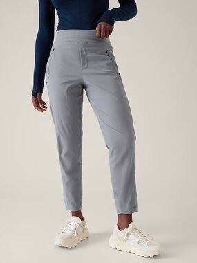 Athleta Size 4 Petite Trekkie North Jogger Pants Grey